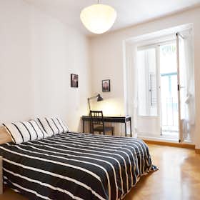 Private room for rent for €850 per month in Madrid, Calle Mesón de Paredes