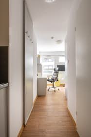 单间公寓 正在以 €620 的月租出租，其位于 Wrocław, wybrzeże Ludwika Pasteura