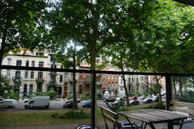 Apartment for rent for €1,570 per month in Schaerbeek, Voltairelaan