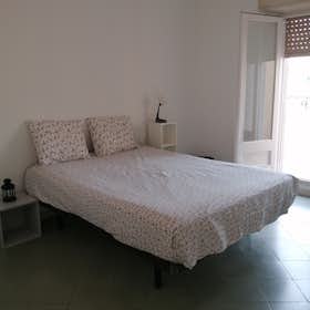 Private room for rent for €625 per month in Barcelona, Carrer de Muntaner