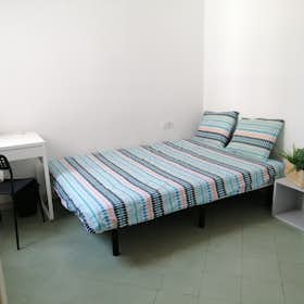 Private room for rent for €535 per month in Barcelona, Carrer de Muntaner