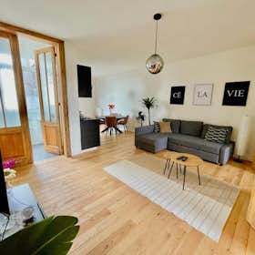 Apartment for rent for €2,150 per month in Antwerpen, Gijzelaarsstraat