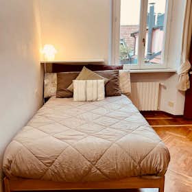 Apartment for rent for €1,500 per month in Milan, Viale Premuda