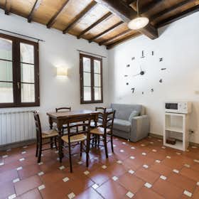 Apartment for rent for €1,900 per month in Florence, Via dell'Ariento