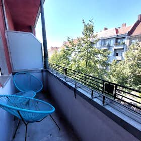 Apartment for rent for €1,770 per month in Berlin, Elsenstraße