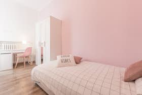 私人房间 正在以 €530 的月租出租，其位于 Ferrara, Via Luigi Borsari