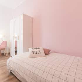 Приватна кімната за оренду для 530 EUR на місяць у Ferrara, Via Luigi Borsari