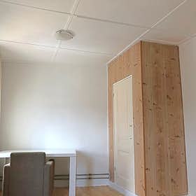 Private room for rent for €595 per month in Hengelo, Oldenzaalsestraat
