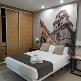 Квартира сдается в аренду за 1 200 € в месяц в Málaga, Calle Montaño