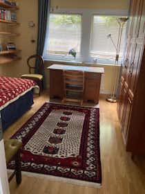 私人房间 正在以 SEK 8,435 的月租出租，其位于 Göteborg, Kopparslagaregatan