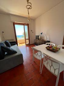 Appartamento in affitto a 2.000 € al mese a Albenga, Via Amerigo Vespucci