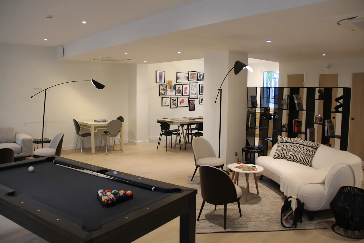 Building in Boulevard Gallieni, Issy-les-Moulineaux (1204918) ROOM