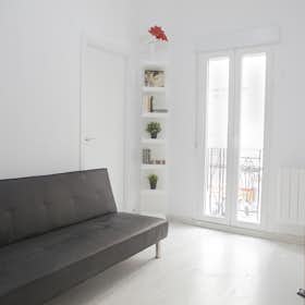Appartement te huur voor € 900 per maand in Madrid, Avenida de la Albufera