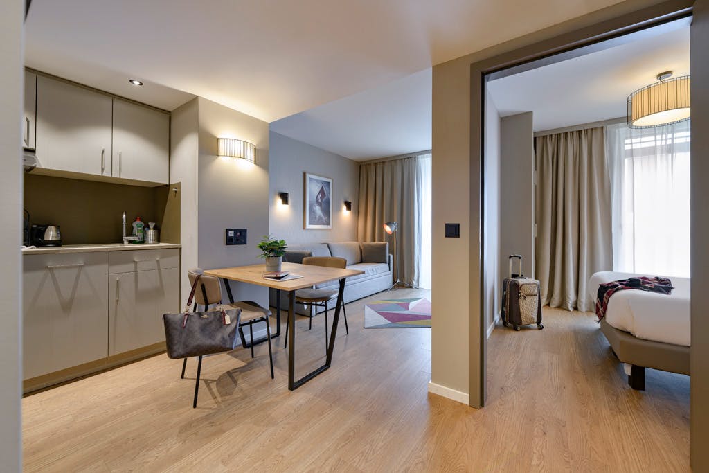 Apartment for rent for CHF 4,949 per month in Zürich, Stampfenbachstrasse