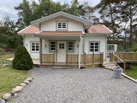 Будинок за оренду для 21 958 SEK на місяць у Hålta, Kuskalundsvägen