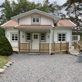 Maison à louer pour 22 833 SEK/mois à Hålta, Kuskalundsvägen