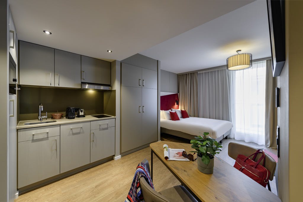 Studio for rent for €5,313 per month in Zürich, Stampfenbachstrasse