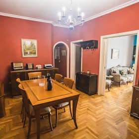 Apartment for rent for €2,600 per month in Athens, Aristotelous