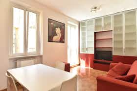 Appartement te huur voor € 1.370 per maand in Rome, Via Cunfida