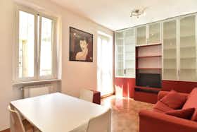 Apartamento para alugar por € 1.370 por mês em Rome, Via Cunfida