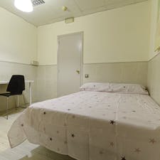 WG-Zimmer for rent for 550 € per month in Madrid, Carrer d'Aragó