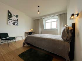 Private room for rent for €990 per month in Schaerbeek, Avenue Eugène Plasky