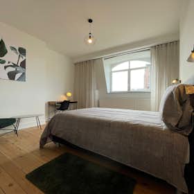 Private room for rent for €990 per month in Schaerbeek, Avenue Eugène Plasky