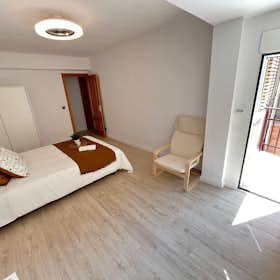 Private room for rent for €465 per month in Valencia, Carrer Reverend José María Pinazo