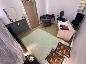 Отдельная комната сдается в аренду за 450 € в месяц в Rillieux-la-Pape, Route de Genève