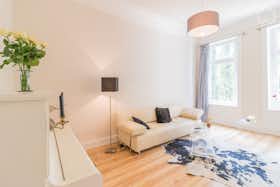 Apartment for rent for €1,990 per month in Hamburg, Heinrich-Barth-Straße