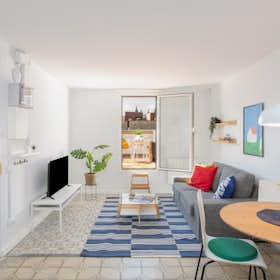 Apartment for rent for €1,950 per month in Barcelona, Carrer de l'Olivera