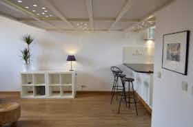 Apartamento para alugar por € 980 por mês em Saint-Gilles, Rue de Mérode