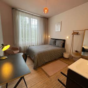 Private room for rent for €900 per month in Schaerbeek, Avenue Eugène Plasky