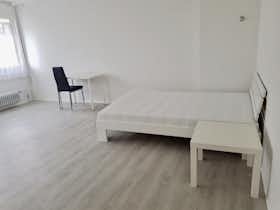 Pokój prywatny do wynajęcia za 660 € miesięcznie w mieście Stuttgart, Kirchheimer Straße