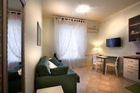 Appartement à louer pour 1 900 €/mois à Verona, Via Ca' di Cozzi