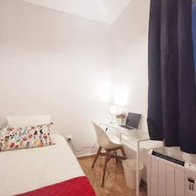 Private room for rent for €570 per month in Barcelona, Carrer de Cabanes
