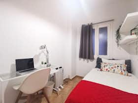 Cameră privată de închiriat pentru 570 EUR pe lună în Barcelona, Carrer de Cabanes