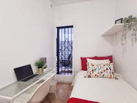 Private room for rent for €590 per month in Barcelona, Carrer de Cabanes