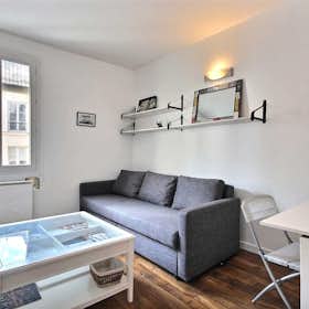 Apartment for rent for €1,484 per month in Paris, Rue Boursault