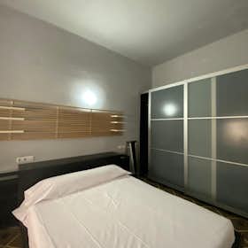 Private room for rent for €415 per month in Córdoba, Calle Gonzalo Ximénez de Quesada