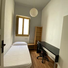 Private room for rent for €300 per month in Córdoba, Calle Gonzalo Ximénez de Quesada