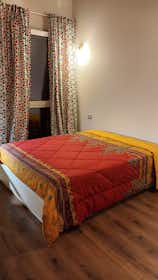 Private room for rent for €600 per month in Paderno Dugnano, Via Monte Sabotino