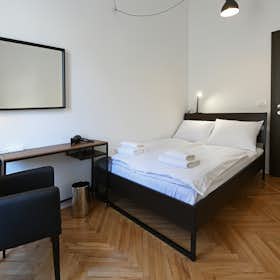 Private room for rent for €720 per month in Ljubljana, Poljanska cesta
