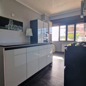 Apartment for rent for €1,500 per month in Rome, Via Cassia