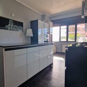 Wohnung zu mieten für 1.500 € pro Monat in Rome, Via Cassia