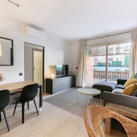 Apartment for rent for €2,450 per month in Barcelona, Carrer de Bailèn