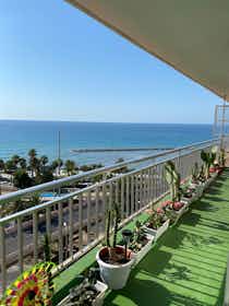 Lägenhet att hyra för 1 500 € i månaden i Alicante, Avenida de Denia