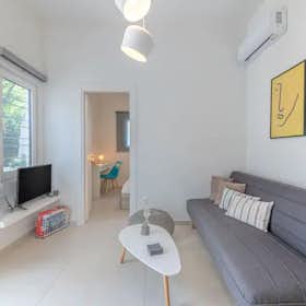 Apartment for rent for €1,800 per month in Athens, Miaouli