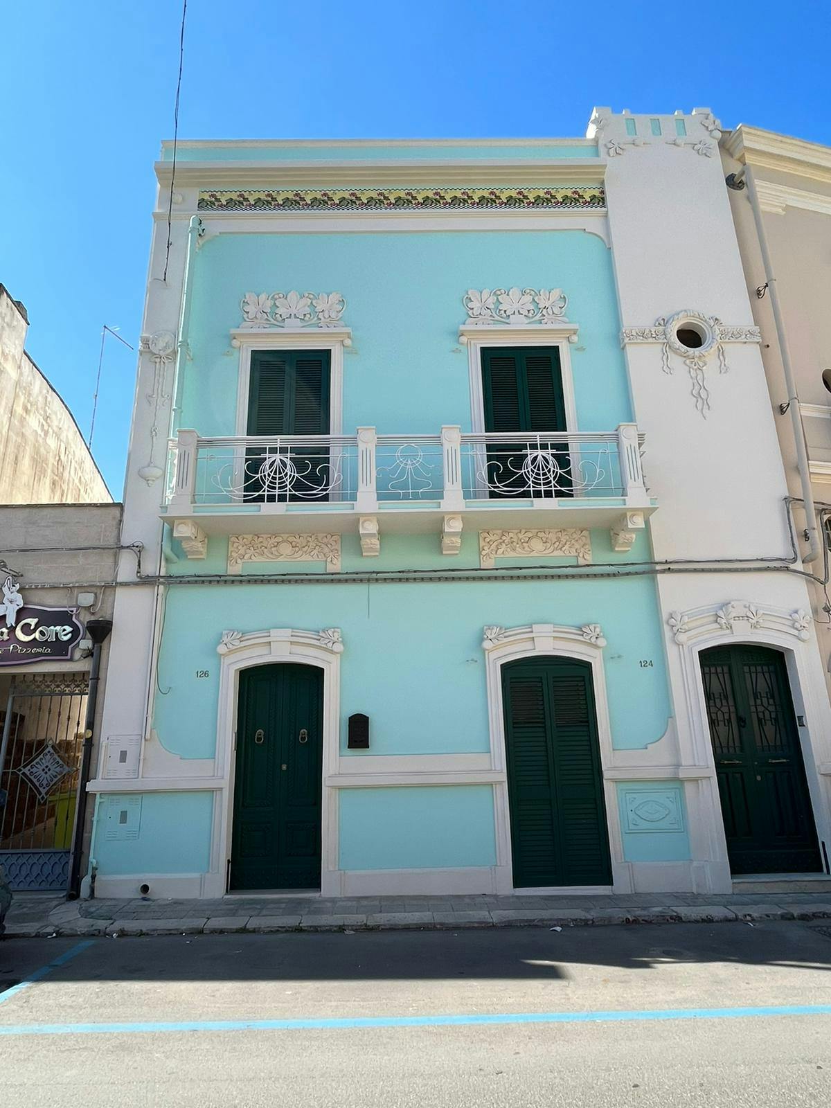 Будівля за оренду для 3 200 EUR на місяць у Mesagne, Via Federico II Svevo