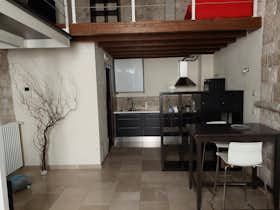 公寓 正在以 €800 的月租出租，其位于 Molfetta, Via San Pietro